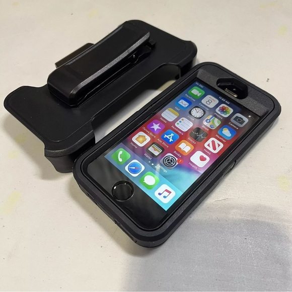 Apple - iPhone 5s 16gb - Unlocked - Picture 1 of 3